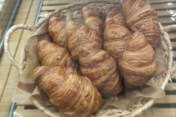 金鳳成祥味多美好利來(lái)哪個(gè)好？各有哪些優(yōu)勢(shì)