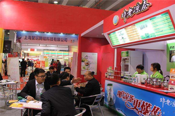 鄧老涼茶店利潤