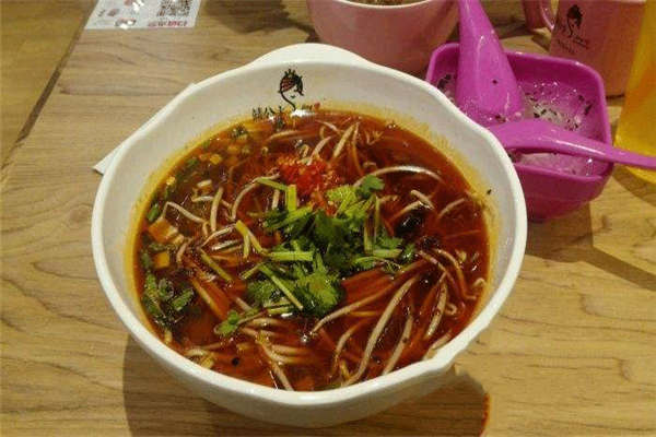 靖公主加盟怎樣