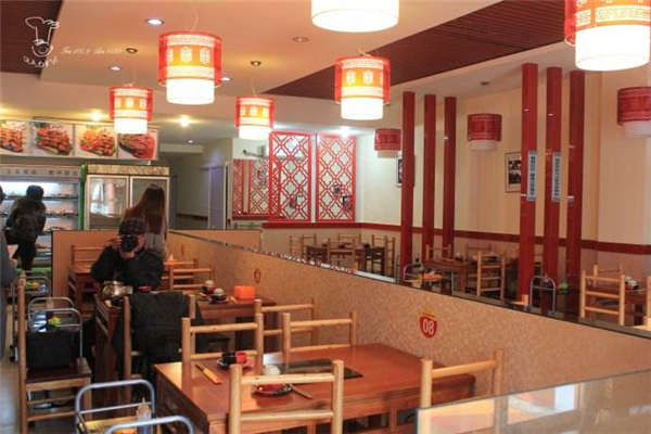 開袁記串串香掙錢嗎