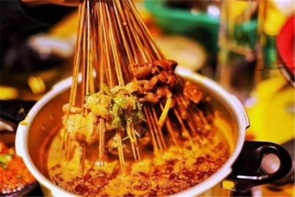 耍牛忙串串香被騙
