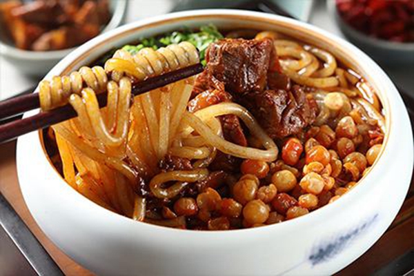 楊大憨酸辣粉效益咋樣