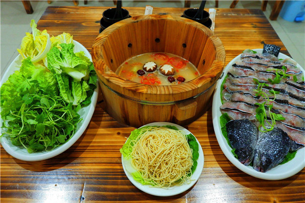蜀香樂旋轉(zhuǎn)小火鍋加盟怎么樣