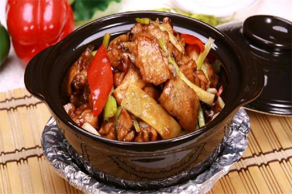 三人眾黃燜雞米飯怎么樣