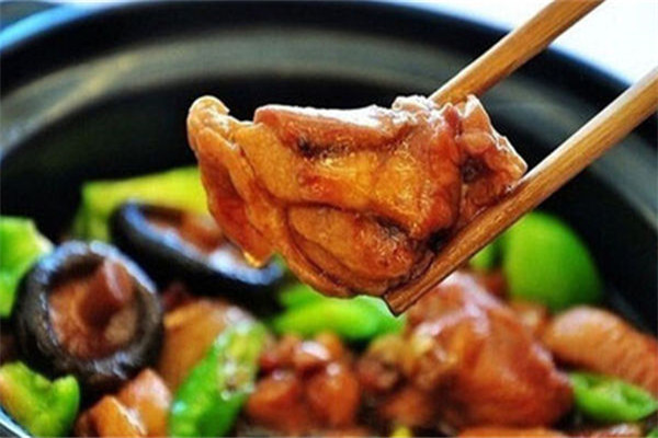潤仟祥黃燜雞米飯大概多少錢