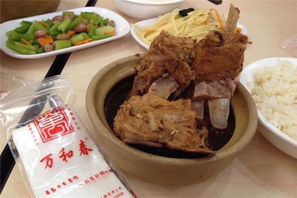 萬和春排骨米飯