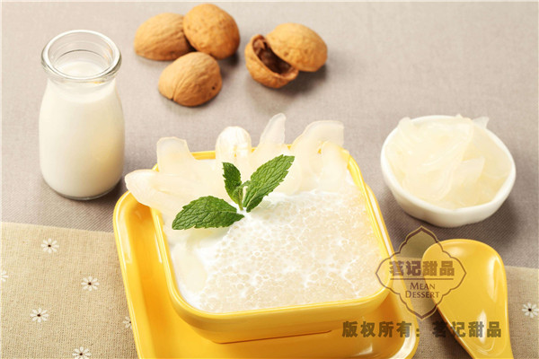茗記甜品和滿記甜品