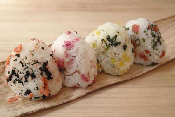 一捧飯團(tuán)加盟費(fèi)是多少