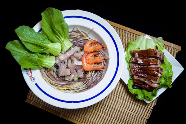 深圳鵝良魚(yú)粉加盟