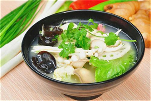 開麻辣燙店的前期準備