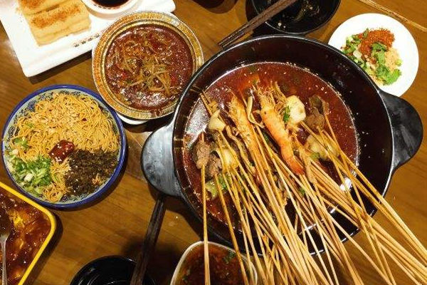串門兒串串香加盟費多少