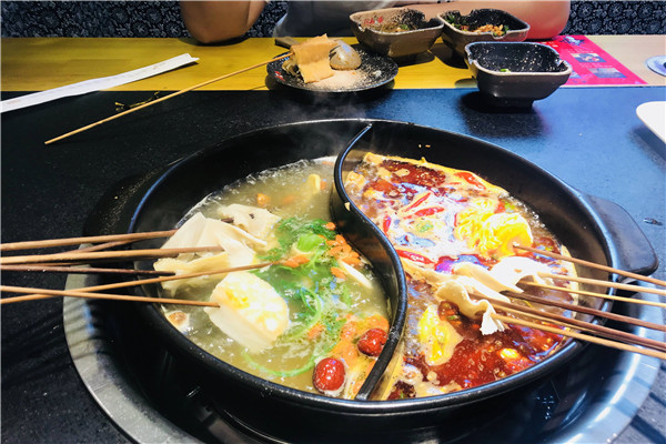 耍串牛肉串串香加盟多少錢
