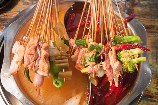 耍串牛肉串串香加盟多少錢