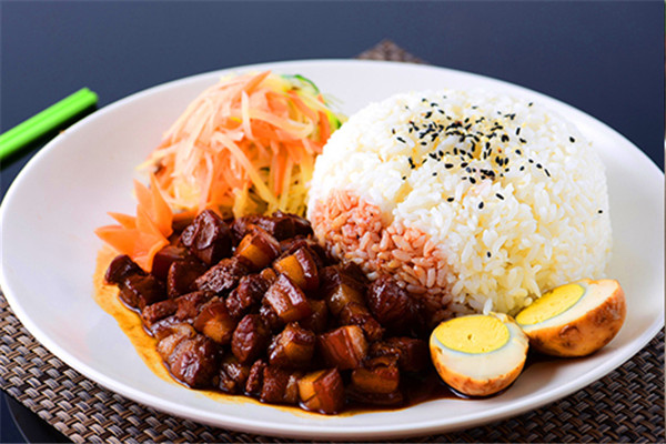 阿婆鹵肉飯加盟費多嗎