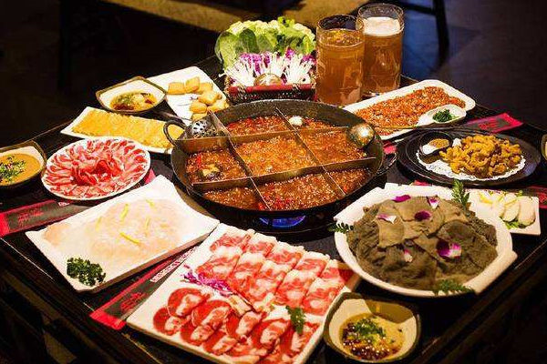 吳銘火鍋加盟店