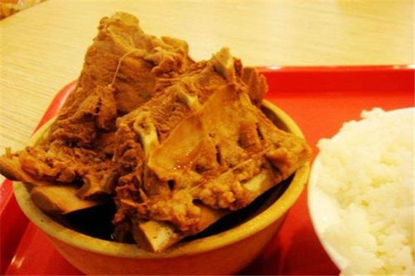 葉海芝排骨飯總部在哪