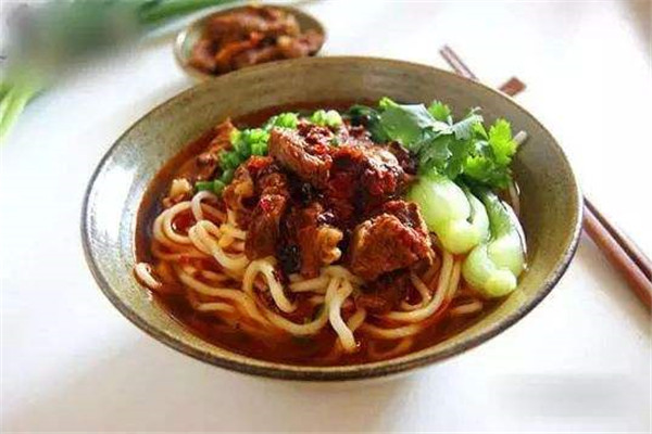 牛來啰大碗牛肉面加盟費(fèi)多少