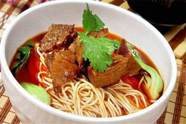 牛來啰大碗牛肉面加盟費(fèi)多少