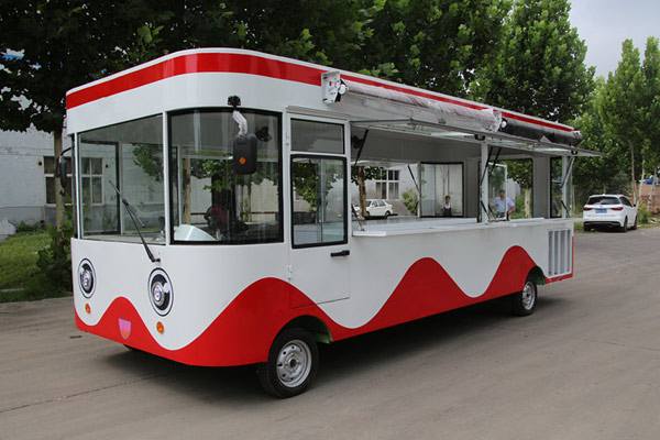 擺地攤賣酸辣粉的餐車