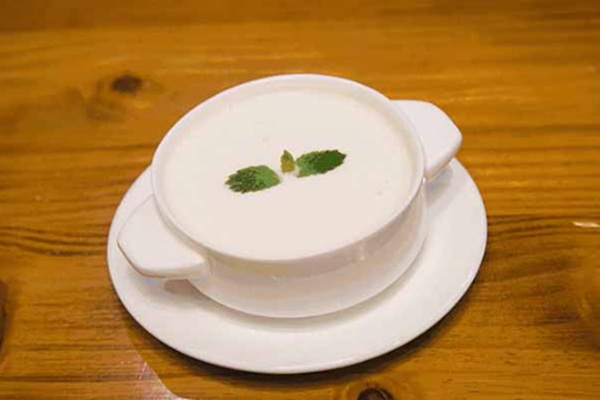 小鹿出茉創始人