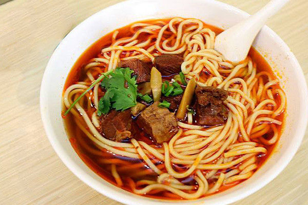 楊記蹺腳牛肉面加盟多少錢