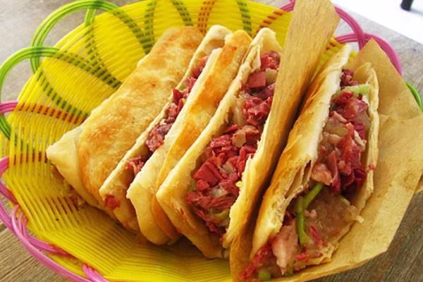 李春秋驢肉火燒店