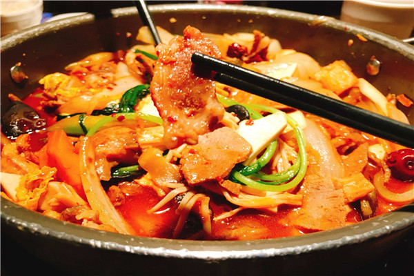 乾王府護心肉鍋總店