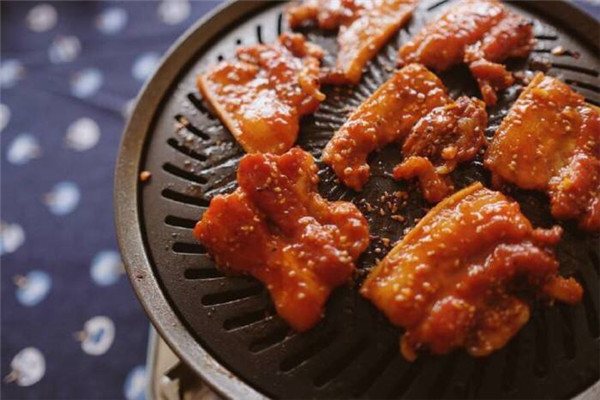 酒拾烤肉加盟費多少錢
