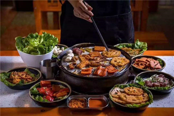 酒拾烤肉加盟費