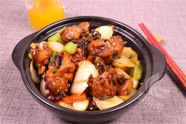 月橋圓瓦香雞米飯