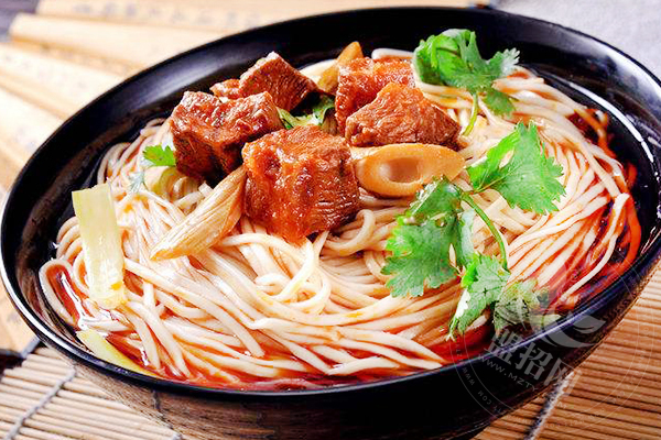 臻大碗牛肉粉