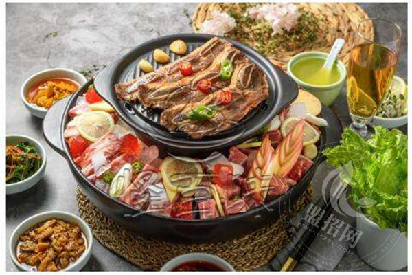 怪百味噴泉火鍋