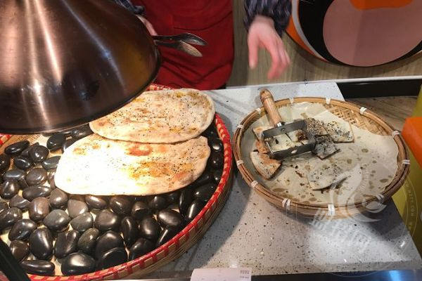 圍爐三國鍋盔創始人