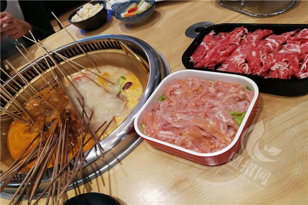 老位子砂鍋串串香加盟