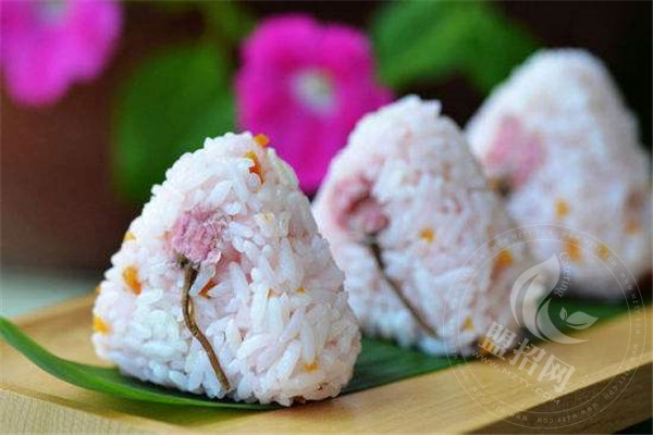 烏飯團是正規的嗎