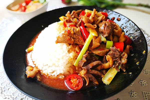 德天順蓋碼飯有多少門店