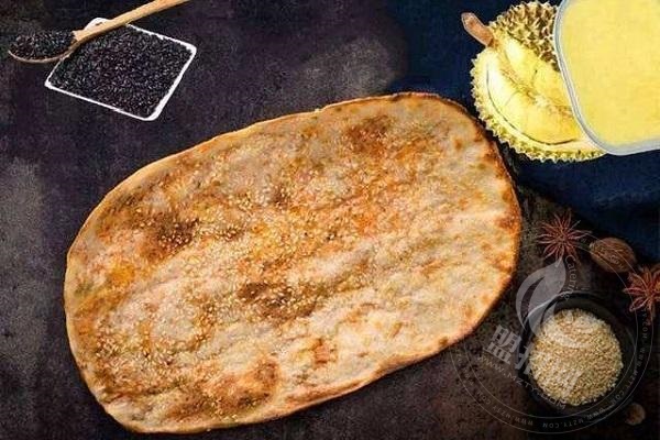 圍爐三國(guó)鍋盔加盟店