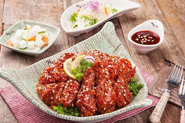365炸雞漢堡連鎖店幾家