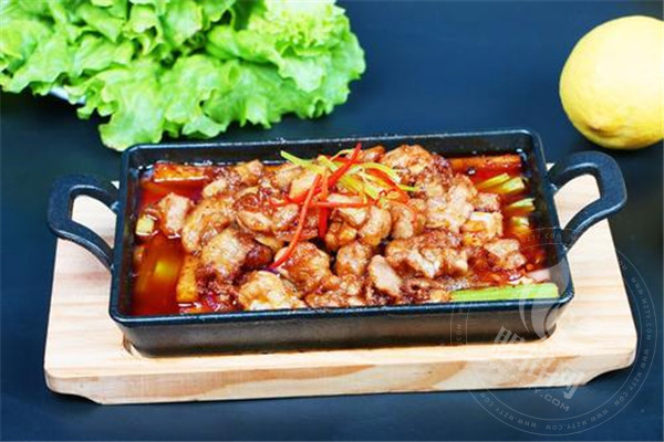 禾聰烤魚飯月營業額
