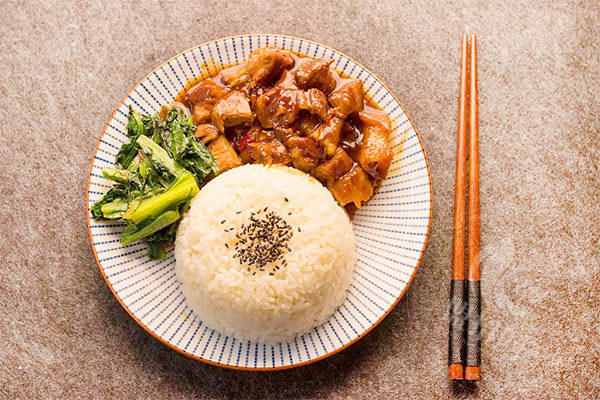 阿媽鹵肉飯加盟