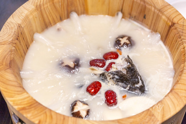 九孔木桶噴泉火鍋怎么樣