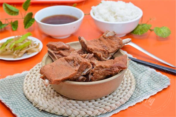 萬和春排骨米飯靠譜嗎