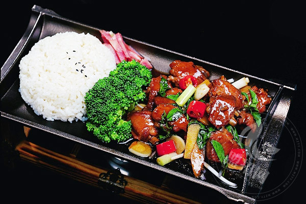 投資嗨哥鐵板燒汁飯