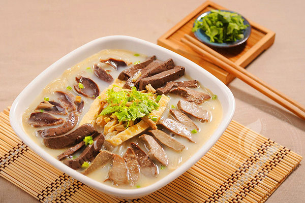 回味鴨血粉絲湯日營業額