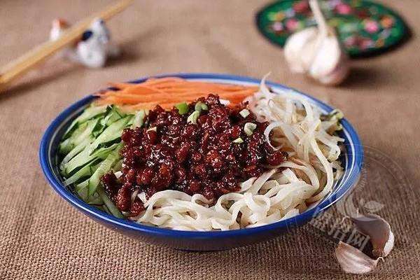 笑洞炸醬面館
