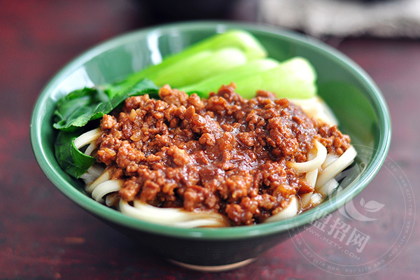 笑洞炸醬面味道