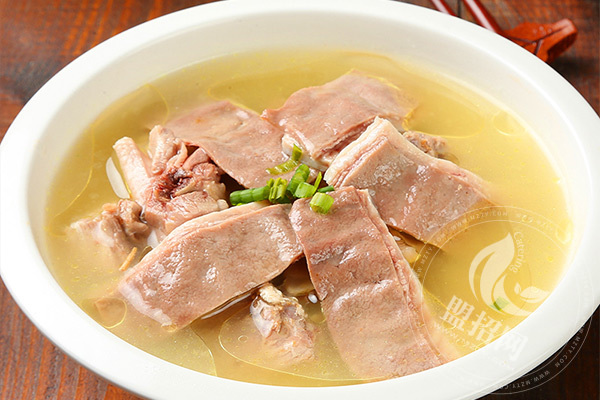 美顏素豬肚雞湯咋么樣